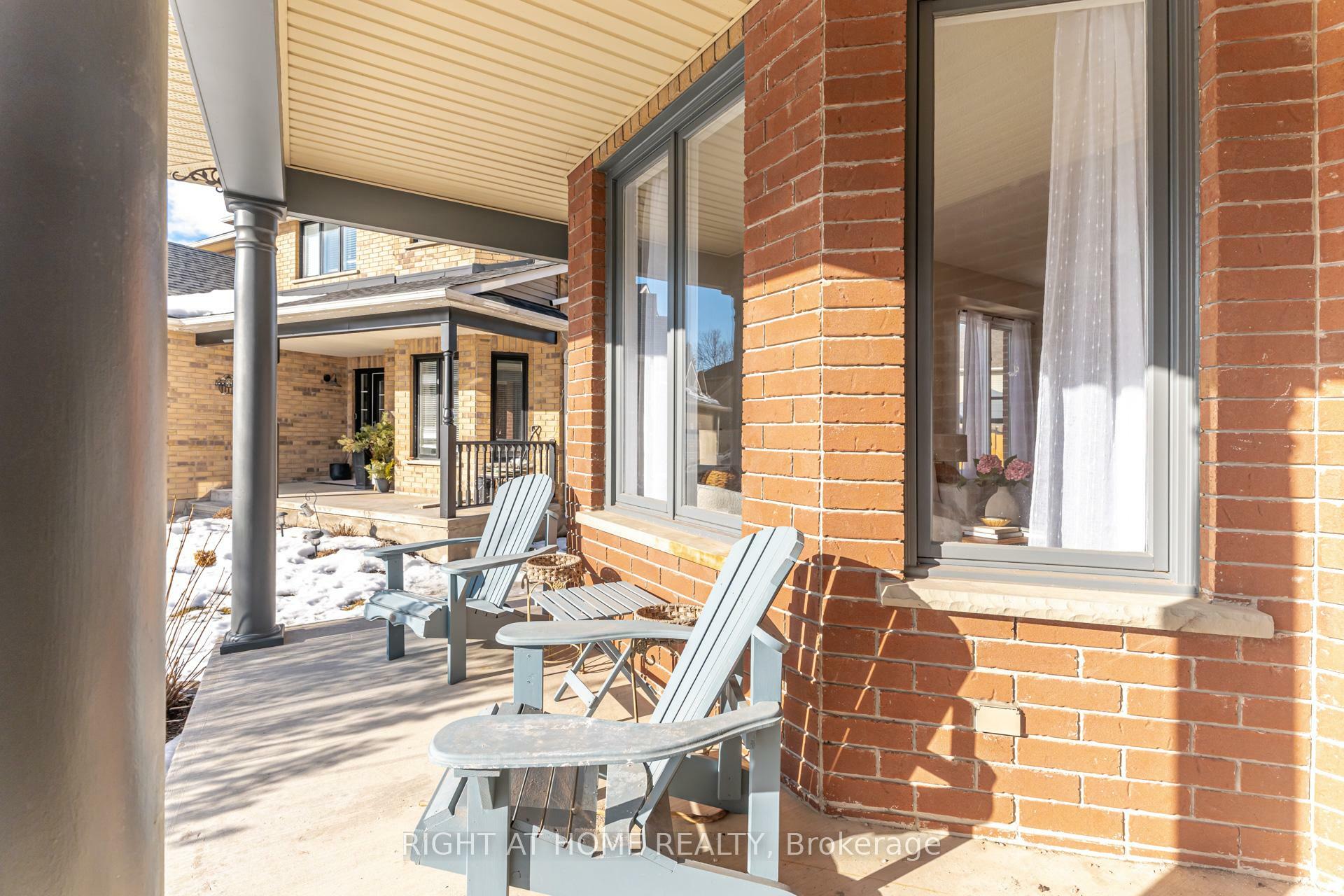 Property Photo:  1709 Bishop Court  ON L1G 8B6 