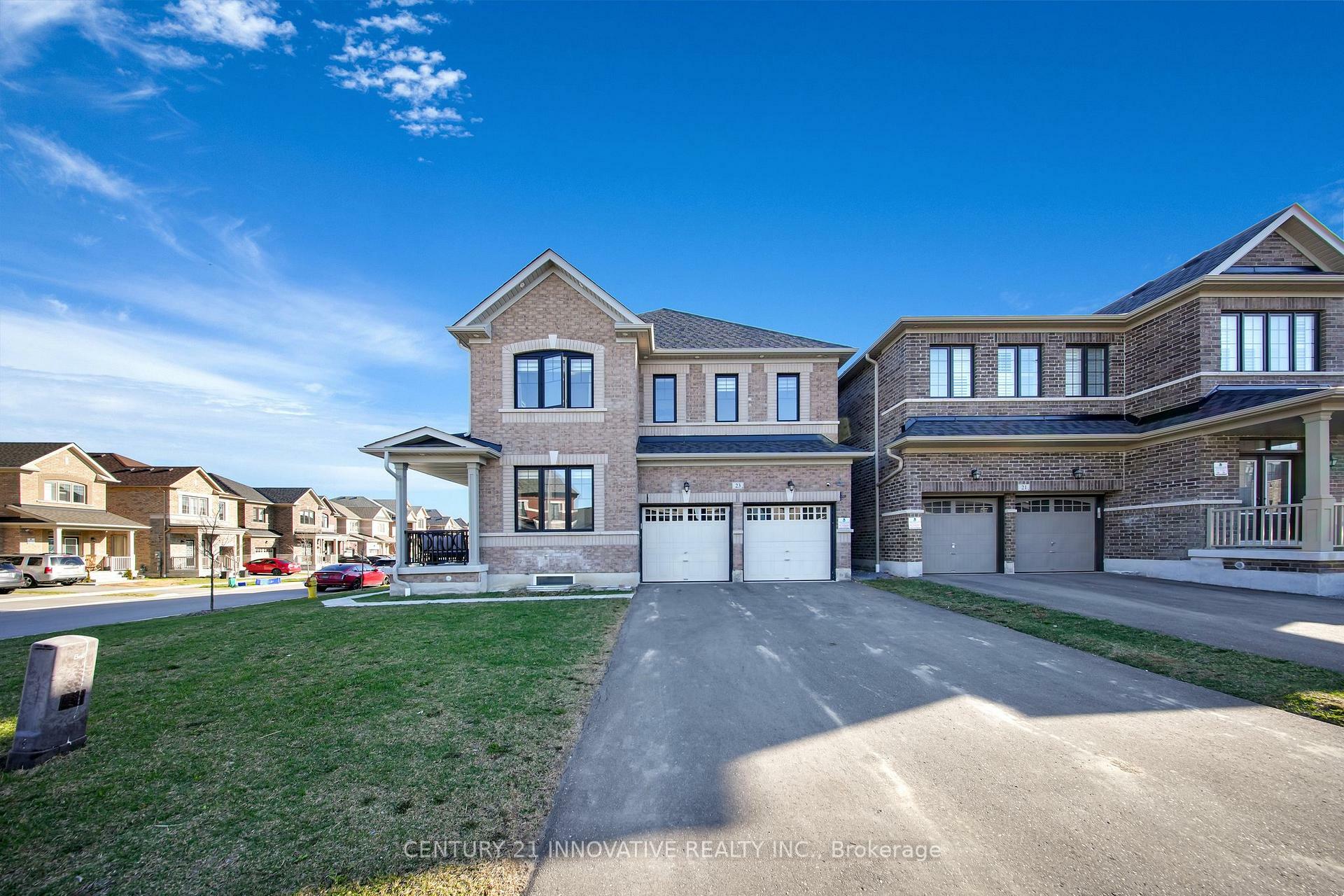 Photo de la propriété: 23 Walter Clifford Nesbitt Drive ON L1P 0G5
