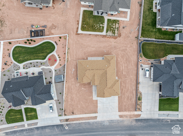 Property Photo: 949 W Torrey Pines Dr UT 84701