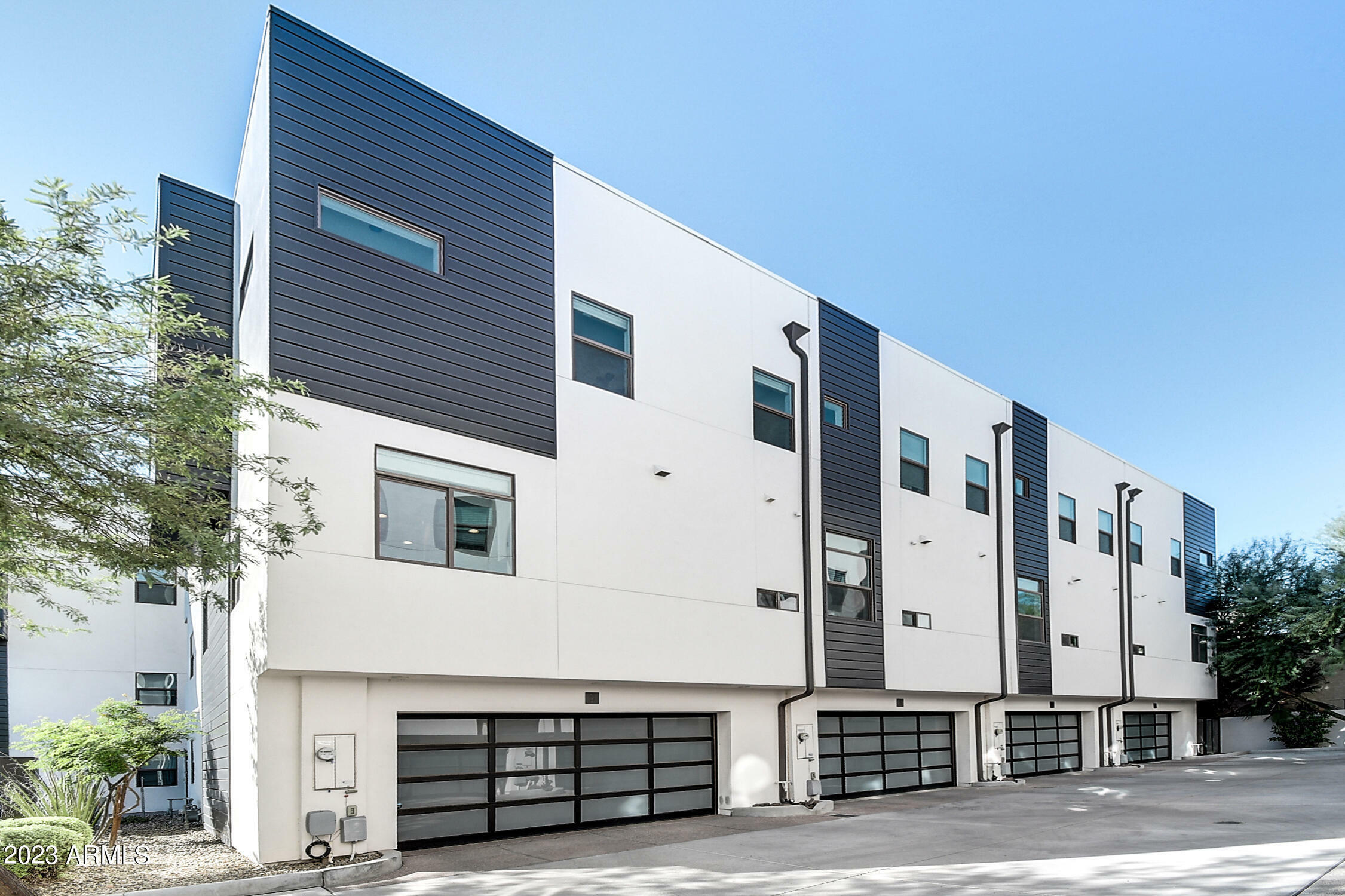 Property Photo:  325 E Coronado Road 9  AZ 85004 