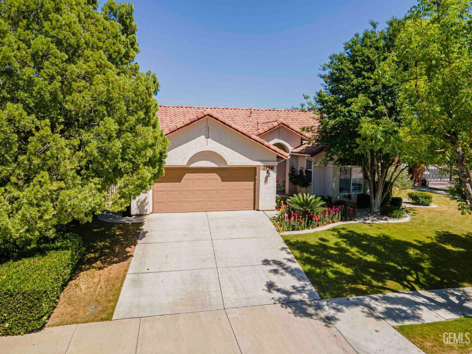 2204 Snowdrop Drive  Bakersfield CA 93311 photo