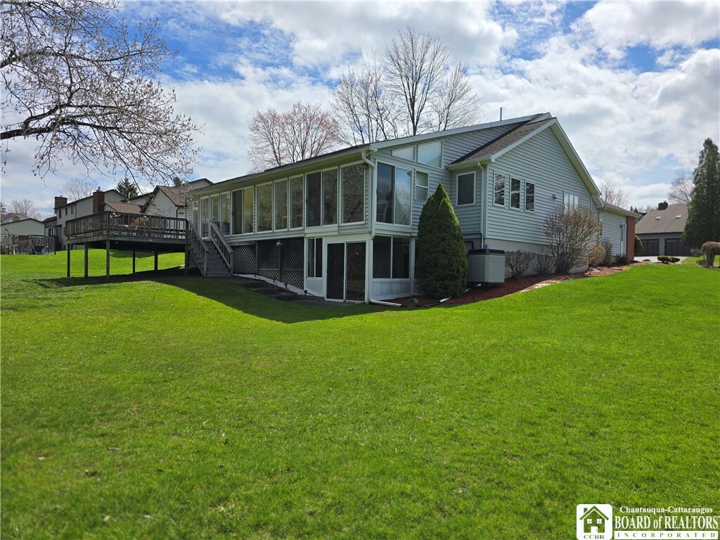 Property Photo: 10 Westbury Court NY 14701