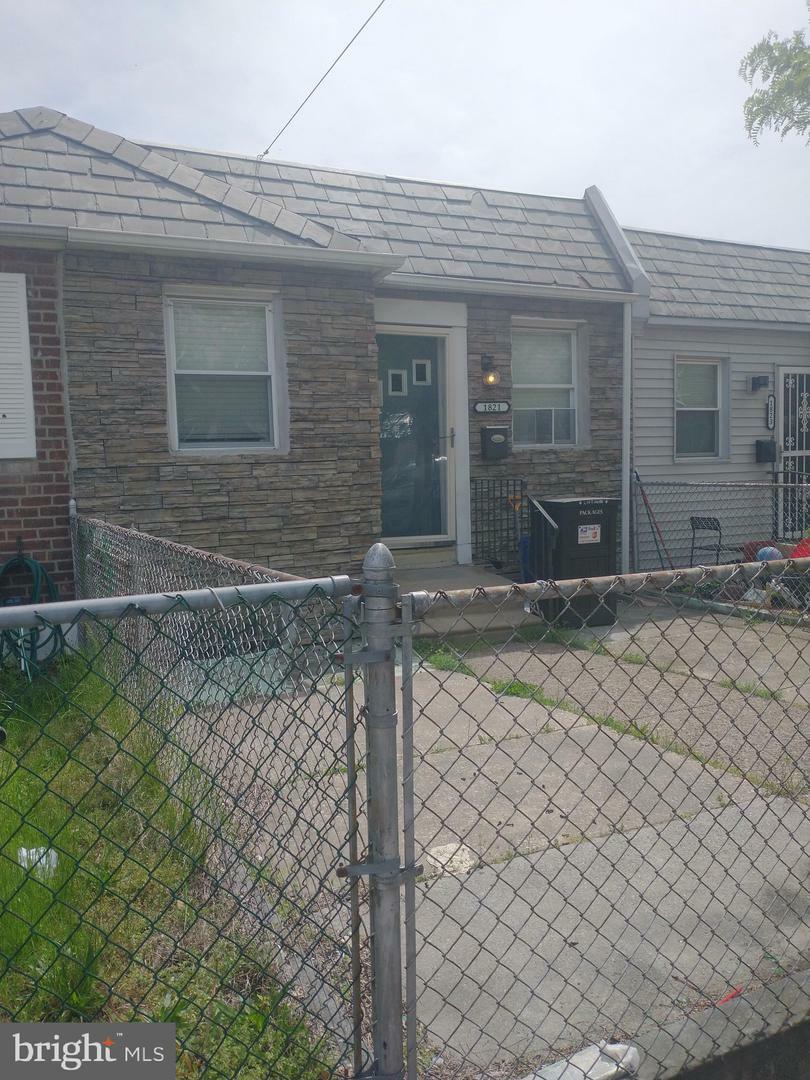 1821 S 28th Street  Philadelphia PA 19145 photo