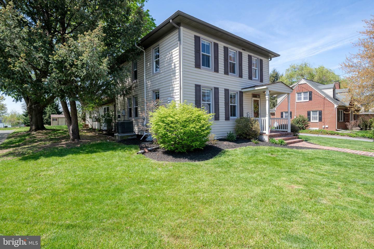 Property Photo: 220 S 2nd Street PA 17502