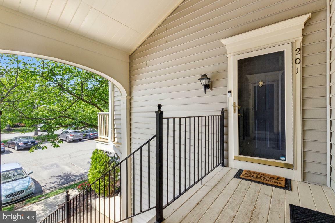 Property Photo: 8214 Winstead Place 201 VA 20109
