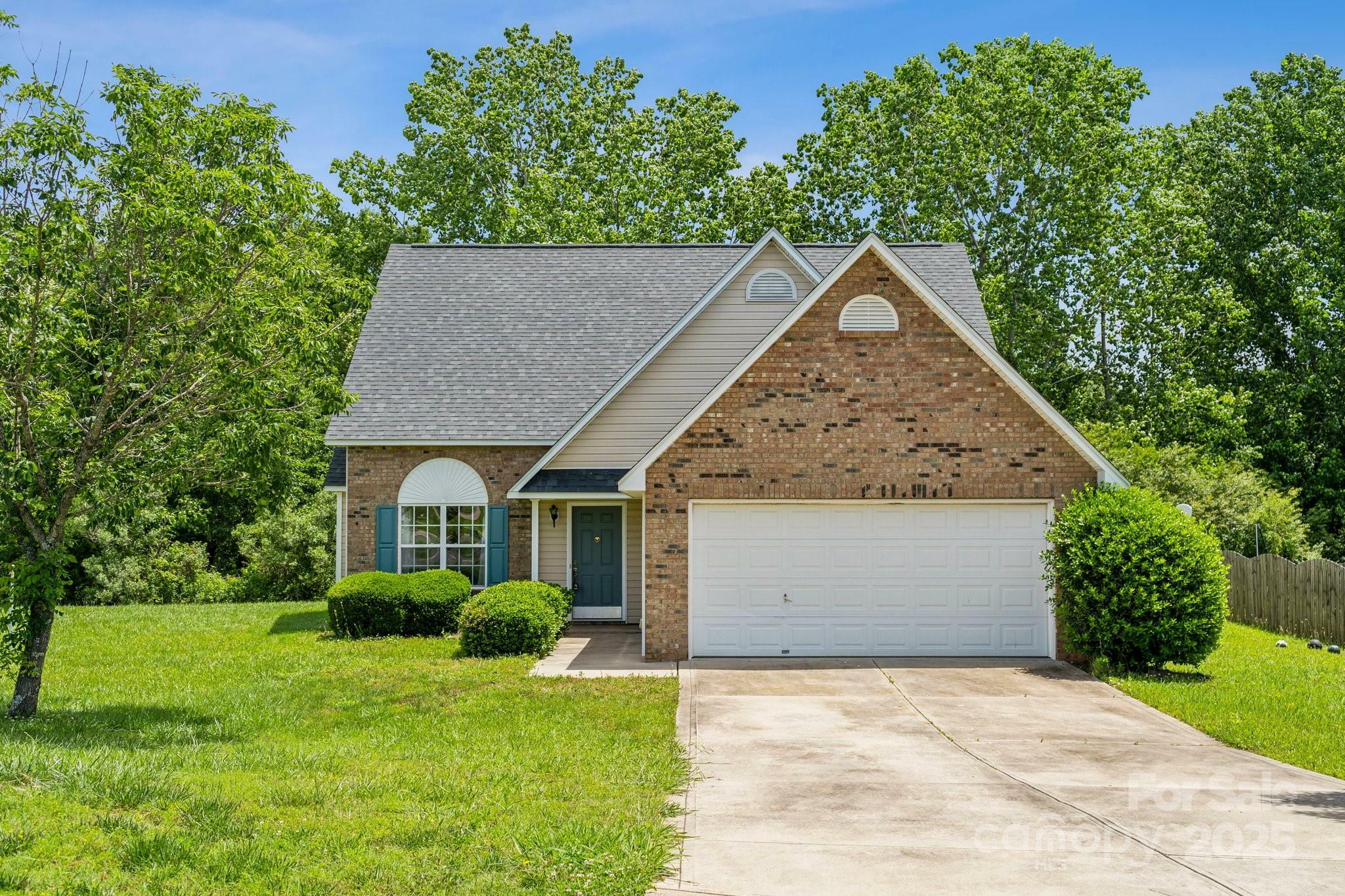 Property Photo: 3038 Twin Peaks Court NC 28110