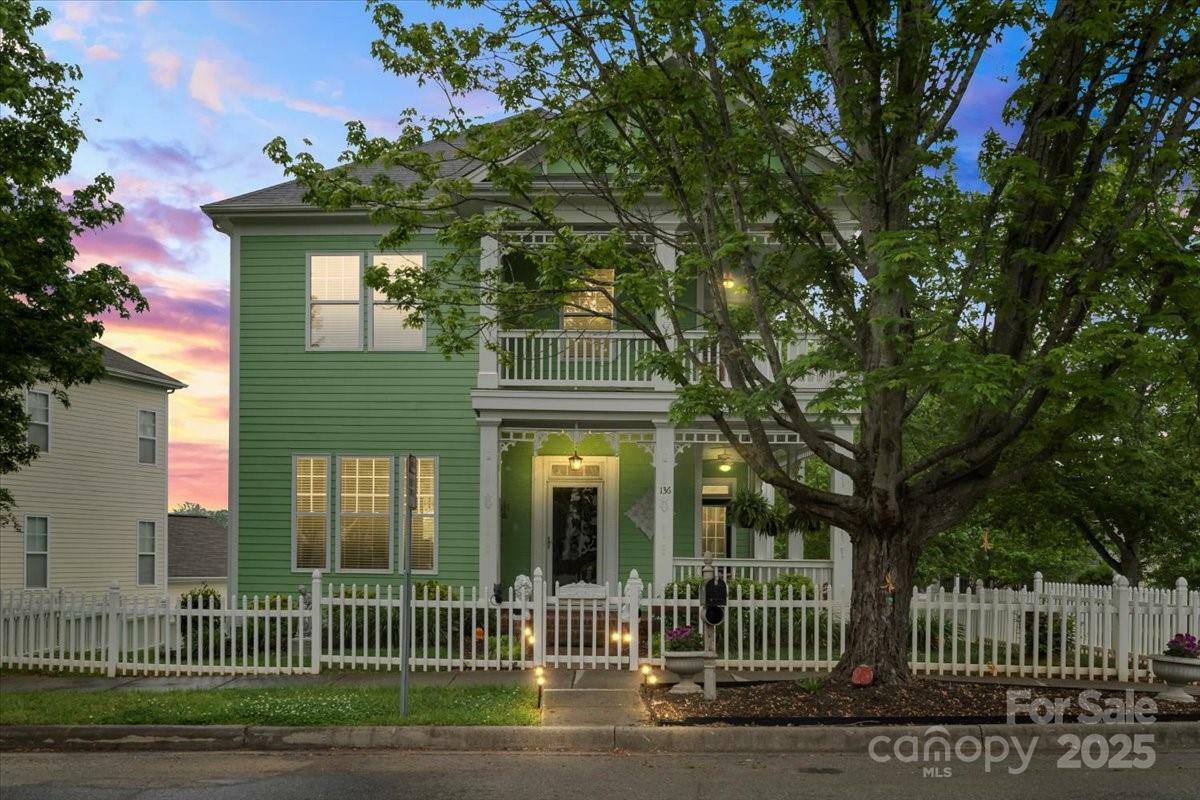 Property Photo: 136 Water Oak Drive NC 28117