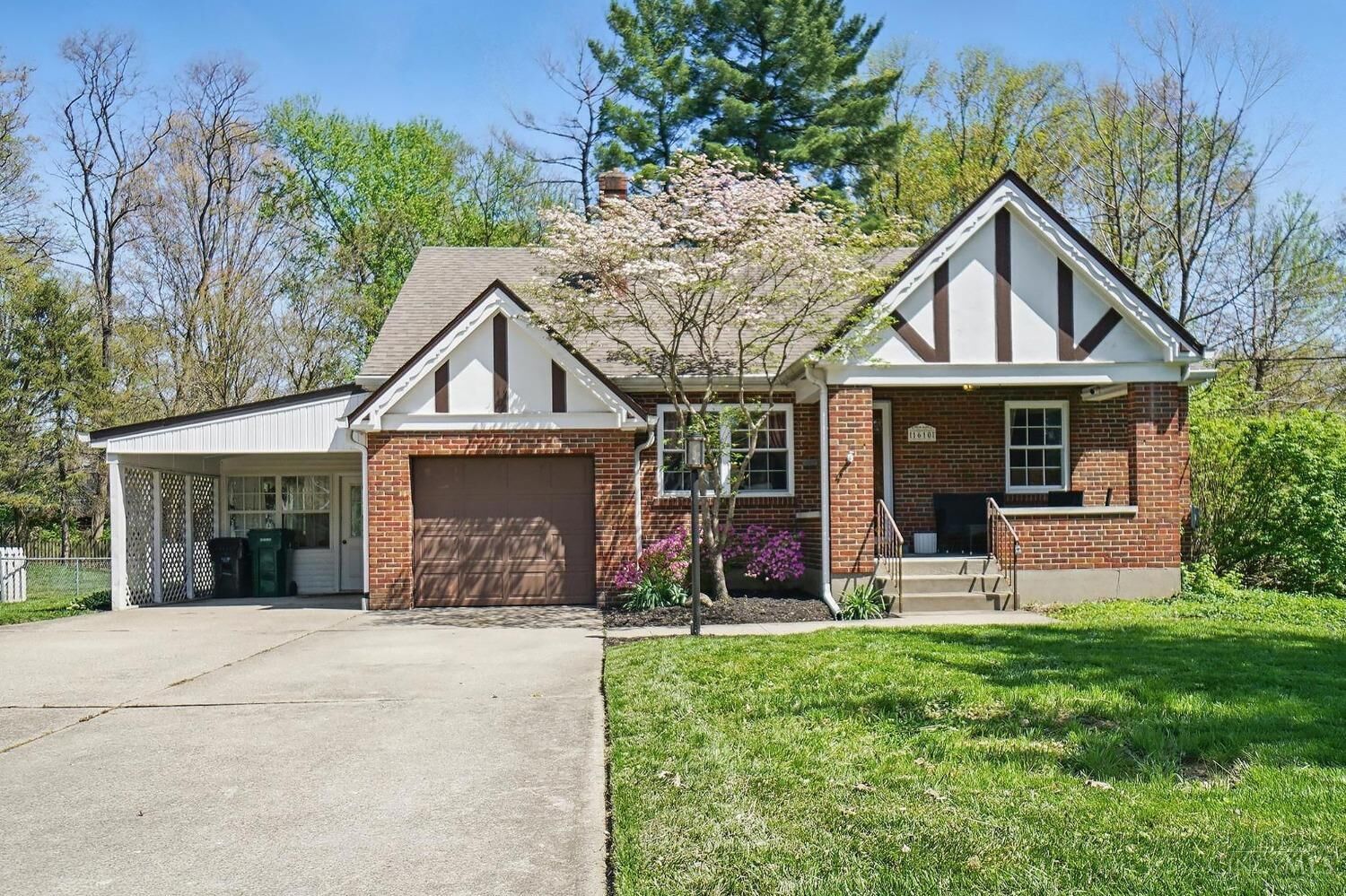 Property Photo: 1610 Brandon Avenue OH 45230