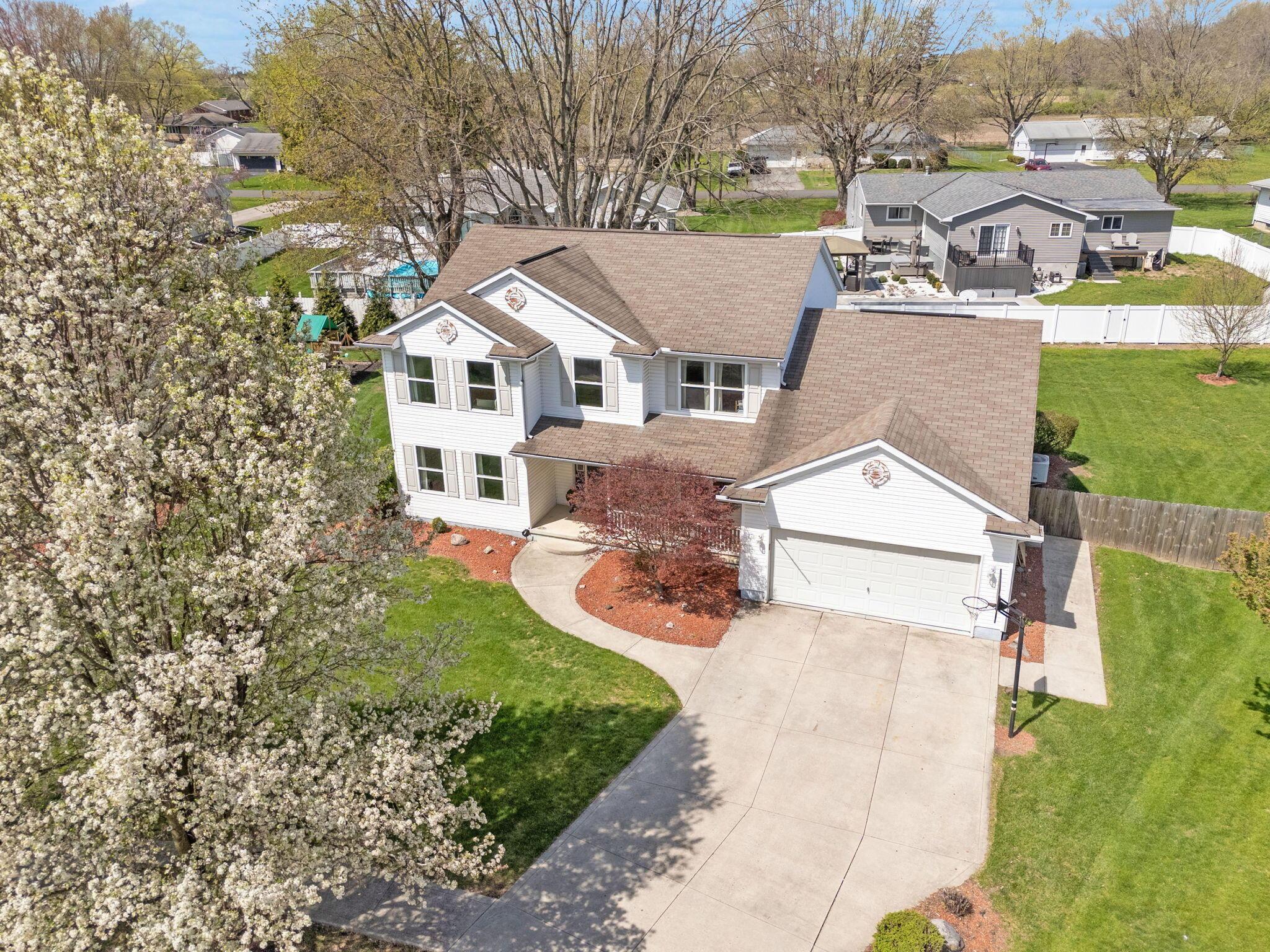 Property Photo: 915 Greenlea Drive OH 43302