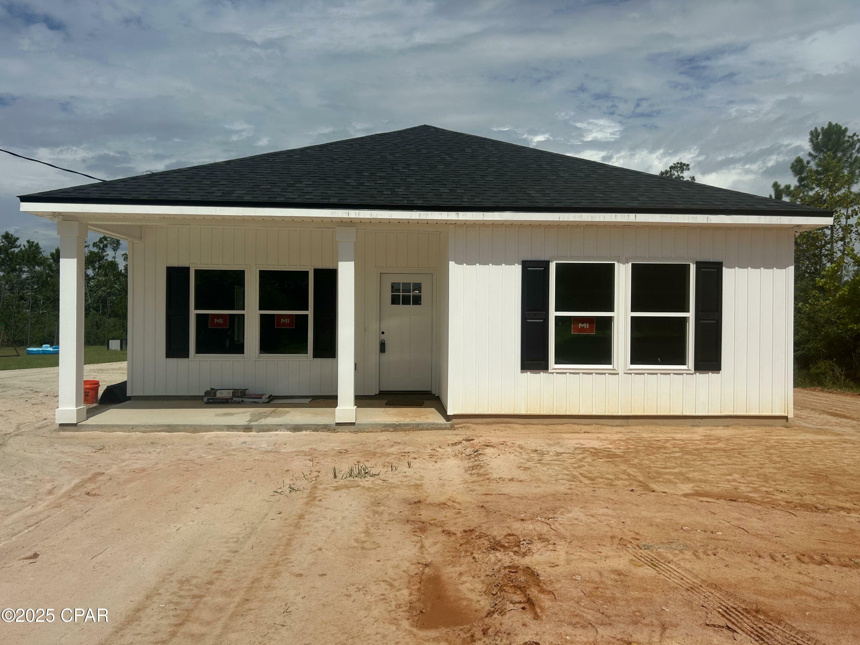 Property Photo: 5114 Debi Road FL 32404
