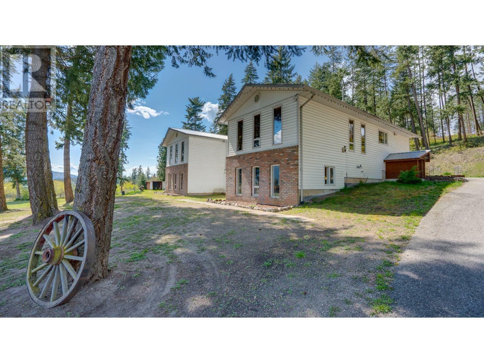 Property Photo:  4851 Lansdowne Road  BC V0E 1B4 