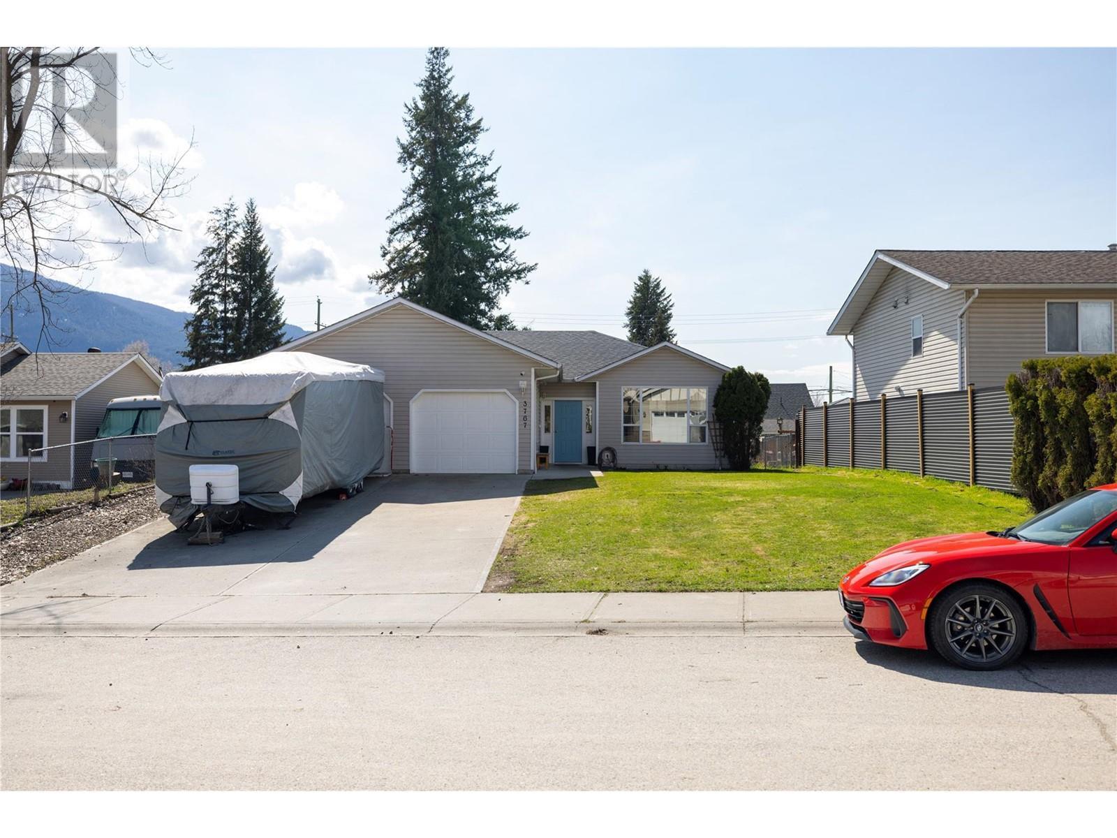 3767 Glover Avenue East  Armstrong BC V0E 1B4 photo