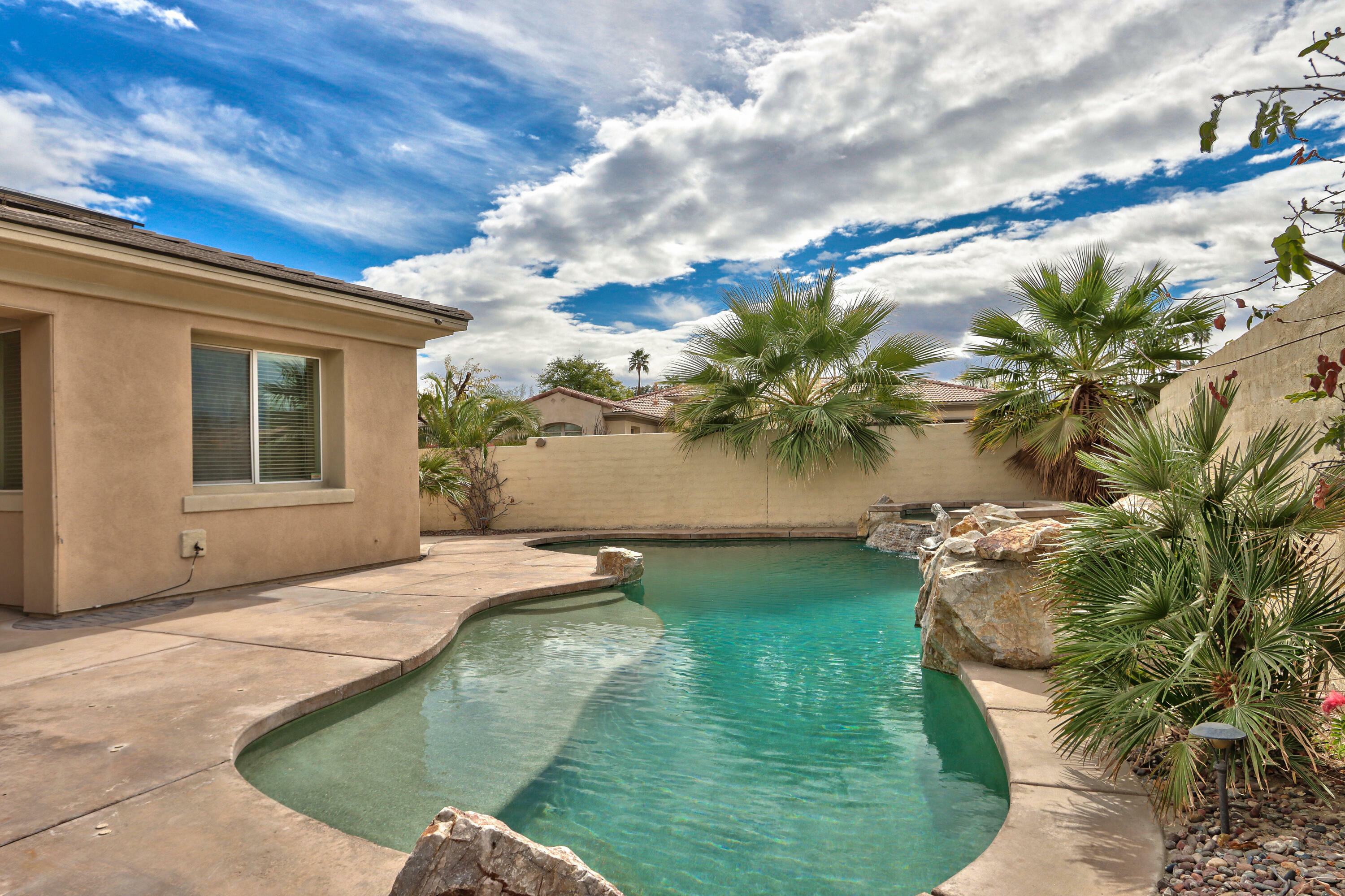 Property Photo: 153 Merano Way CA 92211
