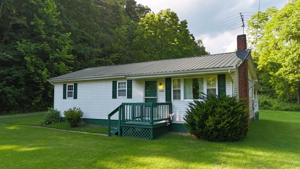 Property Photo: 4584 Cains Creek Rd KY 41124