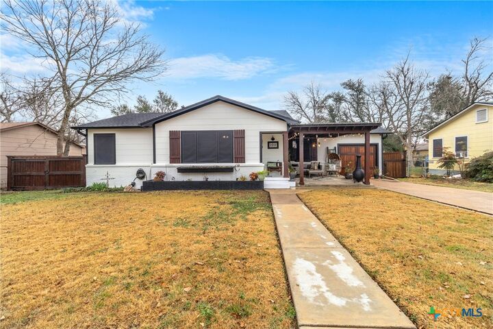 1011 Gilmore Street  Taylor TX 76574 photo