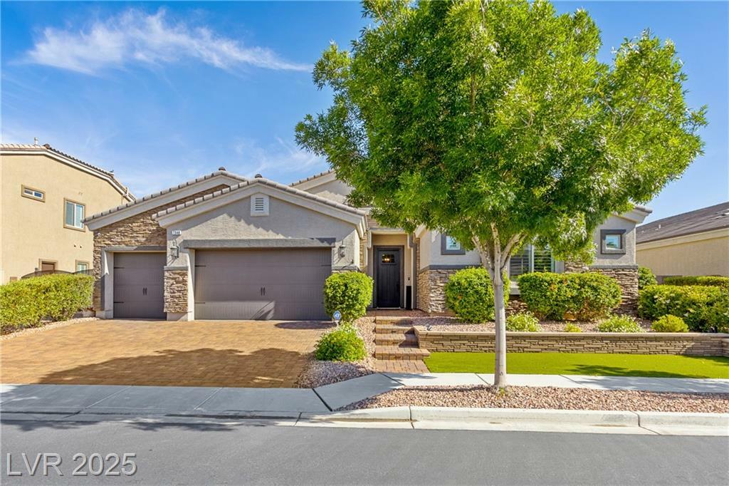 Property Photo: 7340 Orchard Harvest Avenue NV 89131