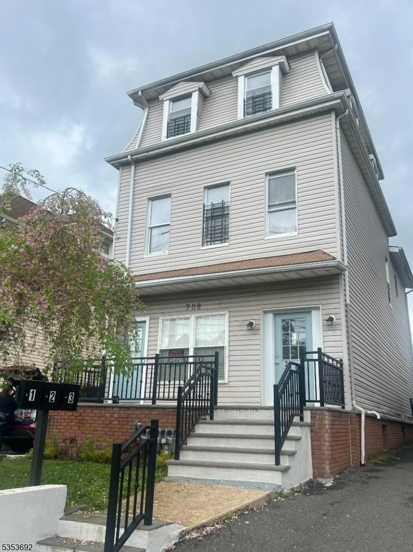 708 Jefferson Ave  Elizabeth City NJ 07201 photo