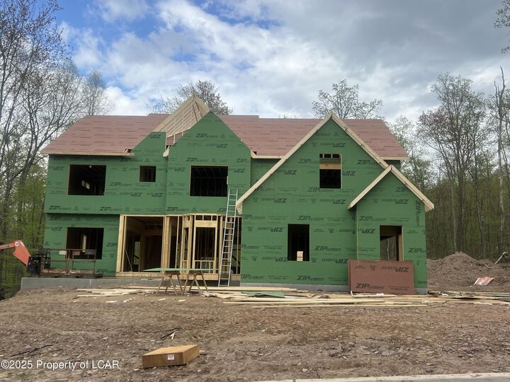 Property Photo:  156 Heritage Way  PA 18707