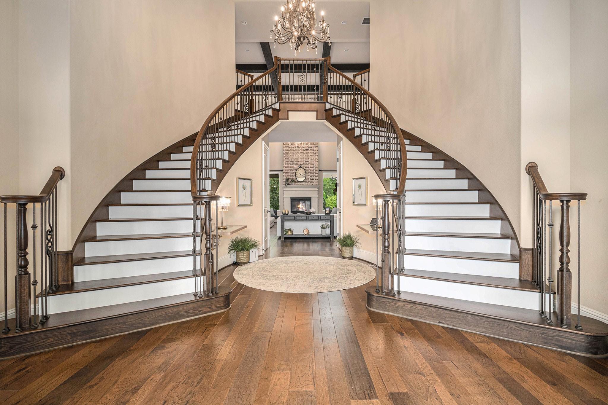 Property Photo: 103 N Curly Willow Circle TX 77375