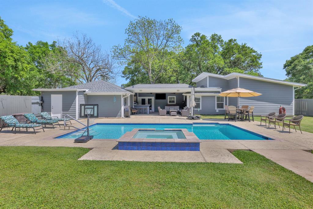 Property Photo: 1315 Kilgore Road TX 77520