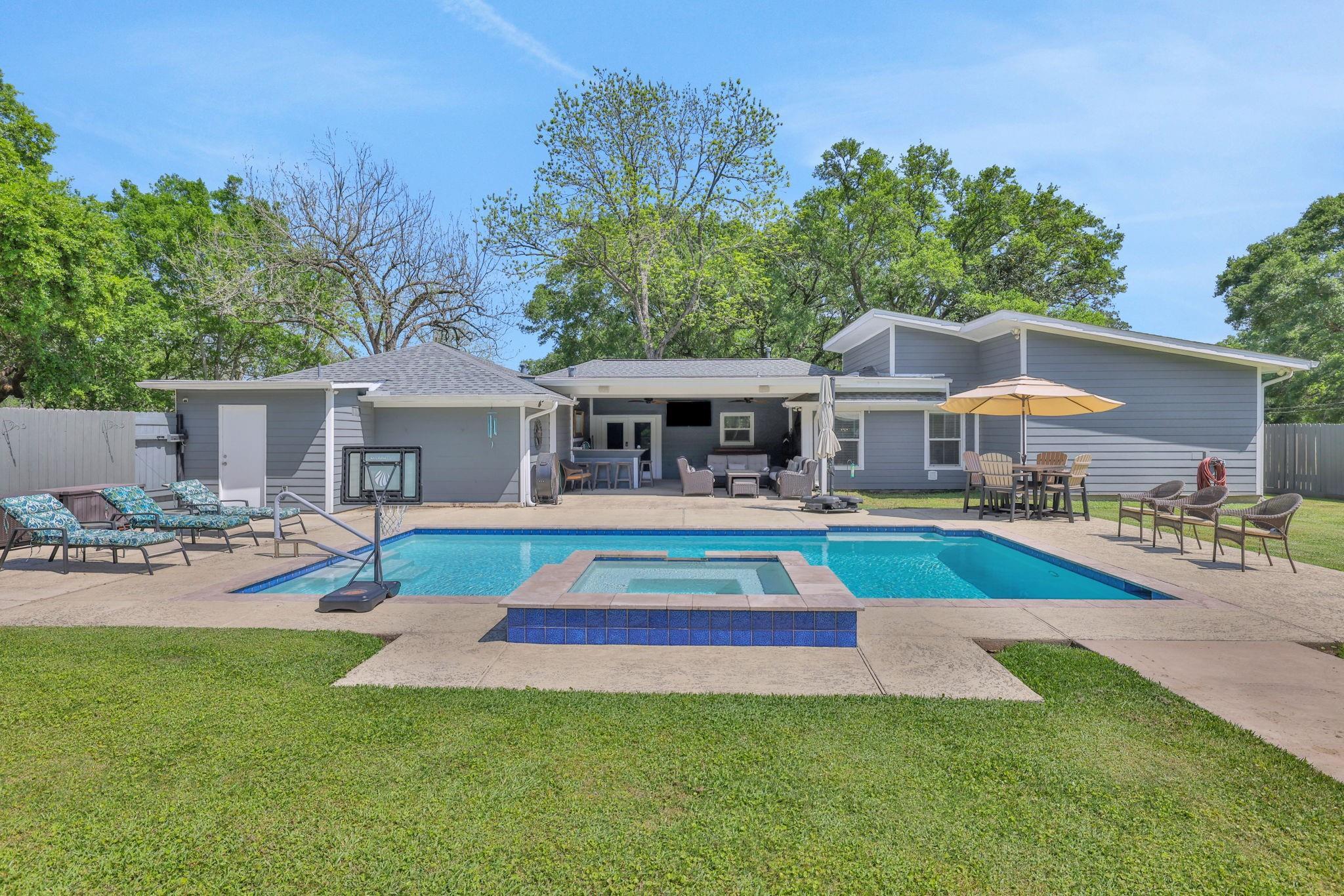 Property Photo:  1315 Kilgore Road  TX 77520 