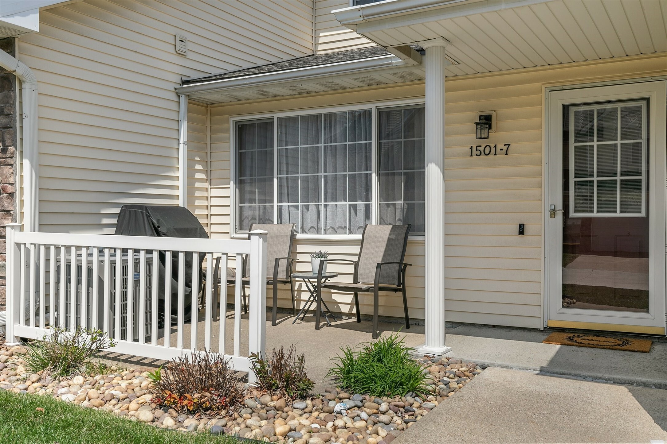 Property Photo:  1501 SE Delaware Avenue 7  IA 50021 