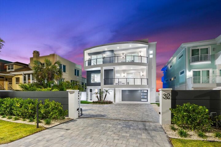 Property Photo: 32 Gulf Boulevard FL 33785