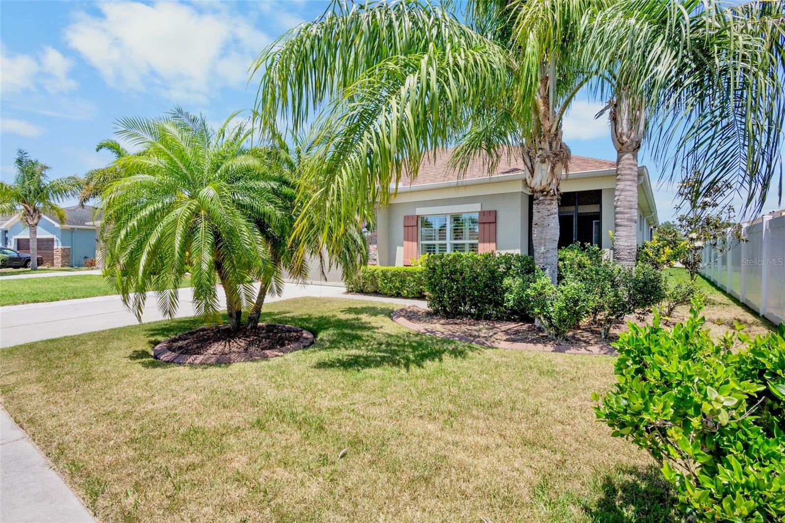 Property Photo: 9052 41st Street E FL 34219