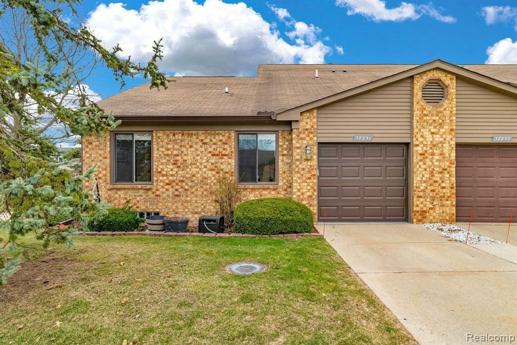 37231 Glenbrook Drive  Clinton Township MI 48036 2409 photo