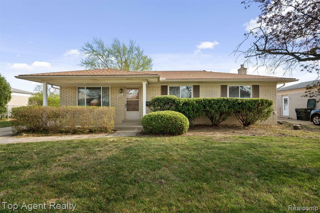 Property Photo: 2938 Fox Hill Drive MI 48310 3028