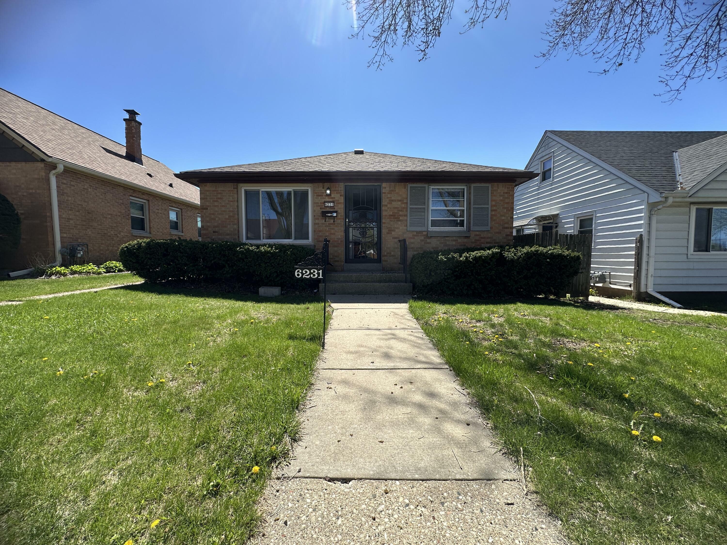 6231 W Spencer Pl  Milwaukee WI 53218 photo