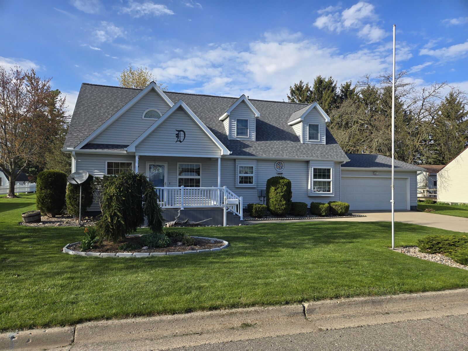 Property Photo:  609 1st Street  MI 48849 