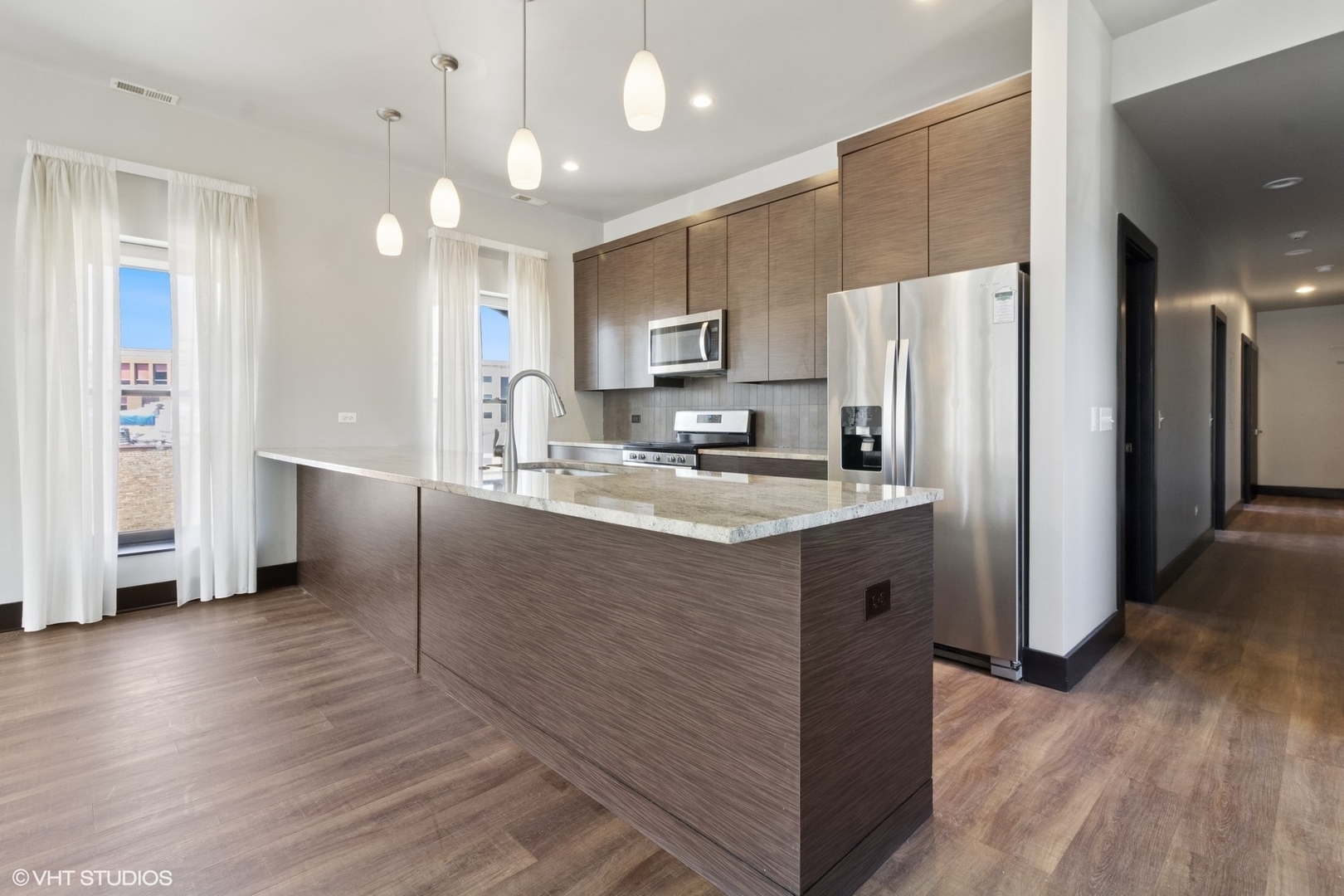 Property Photo: 6 E Downer Place E 300 IL 60505