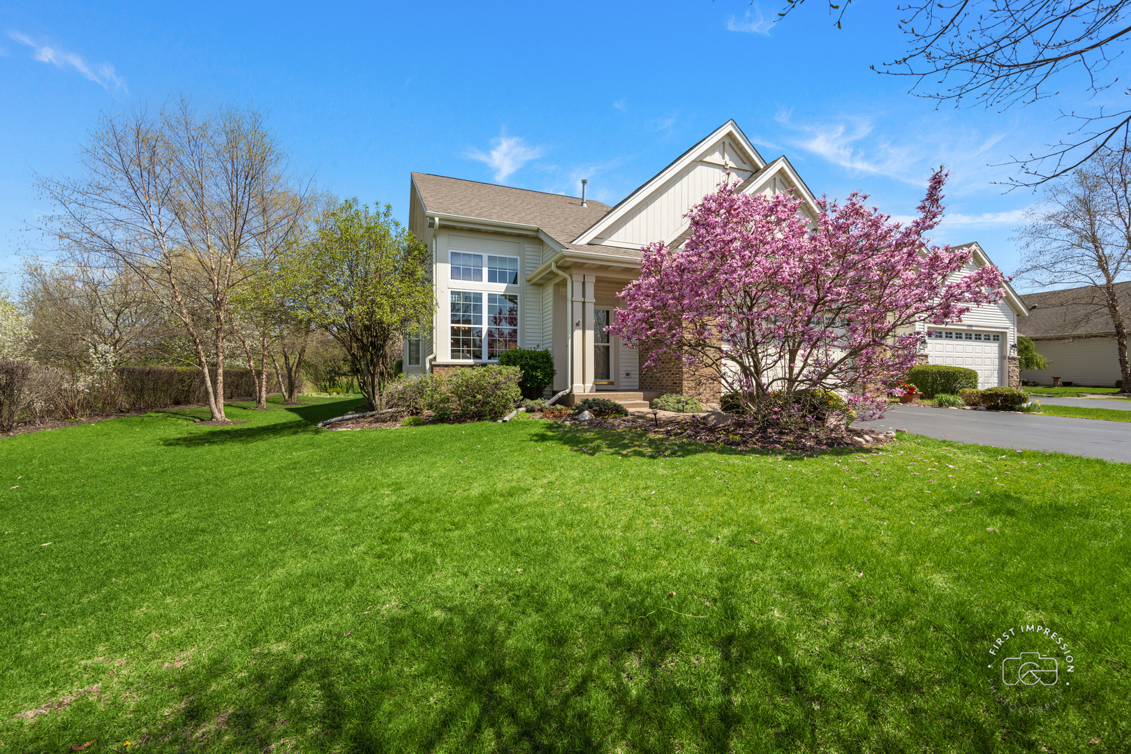 Property Photo: 1544 Mansfield Drive IL 60502
