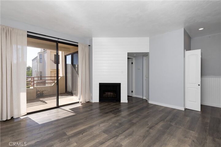 Property Photo: 3913 N Virginia Road 207 CA 90807