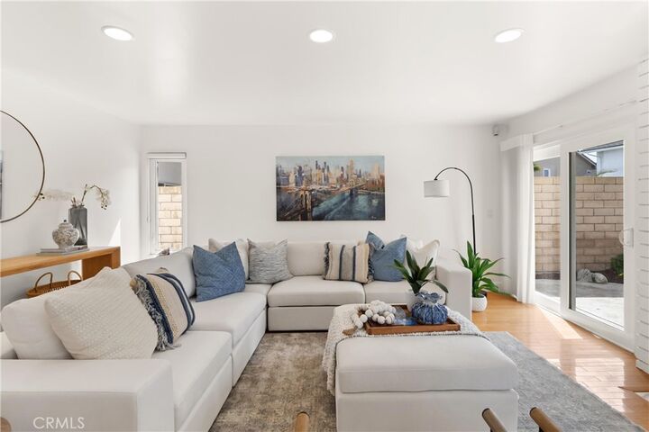 Property Photo: 18111 Vestry Circle CA 92648