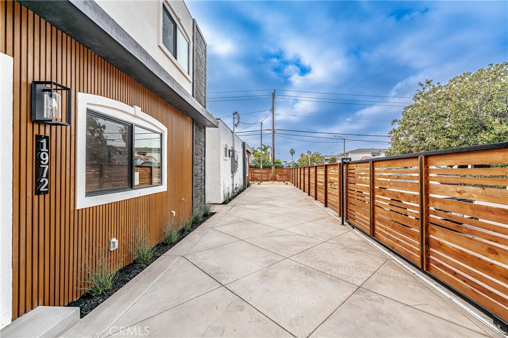 8629 Guthrie Avenue  Los Angeles CA 90034 photo