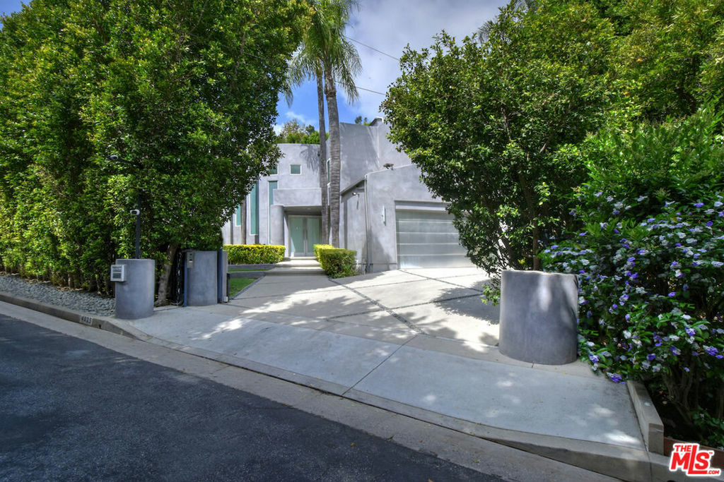 Property Photo: 4035 Pacheco Drive CA 91403