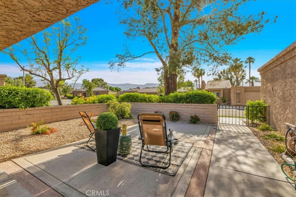 Property Photo: 44069 Chamonix Court CA 92260