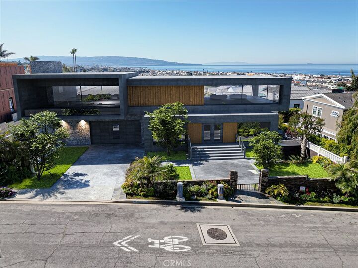 Property Photo: 812 8th Street CA 90266