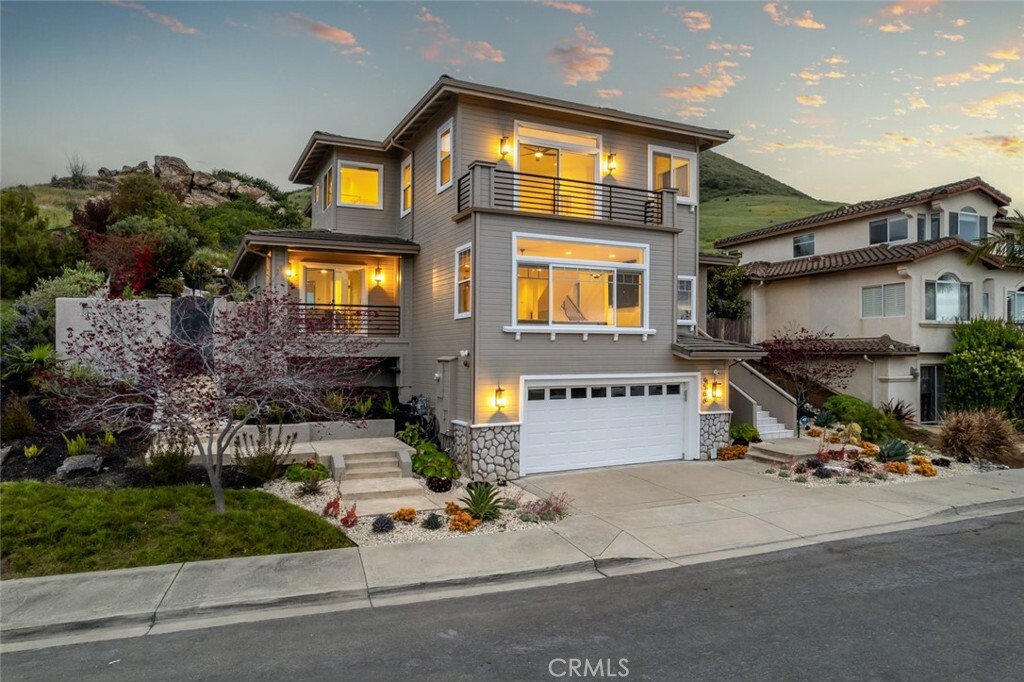 Property Photo: 4566 Spanish Oaks Drive CA 93401