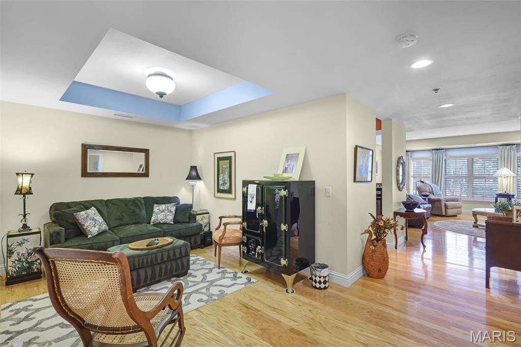 Property Photo:  520 North And South Road 105  MO 63130 