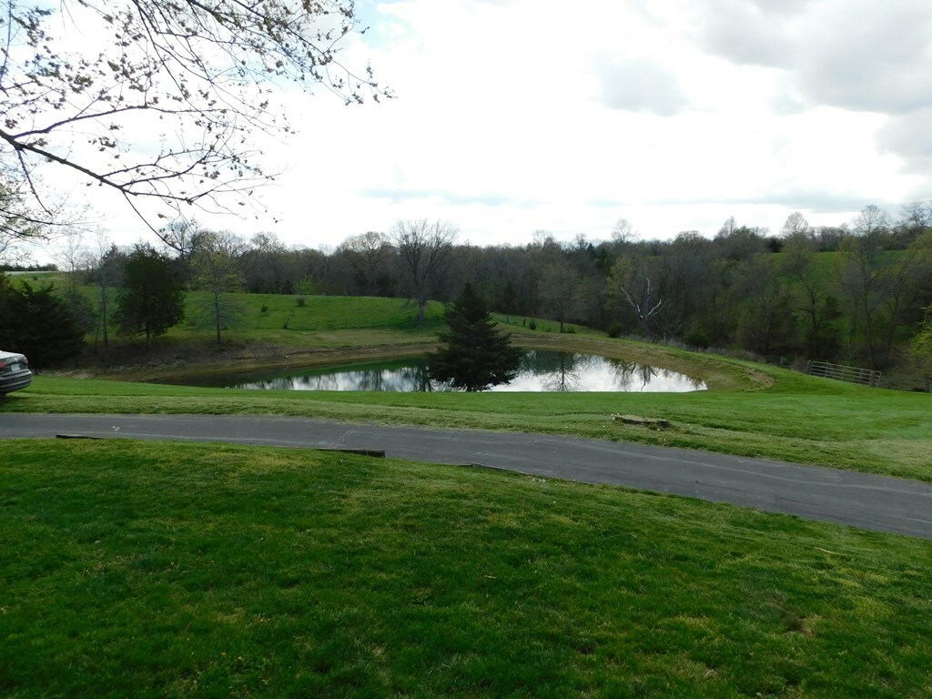 Property Photo:  