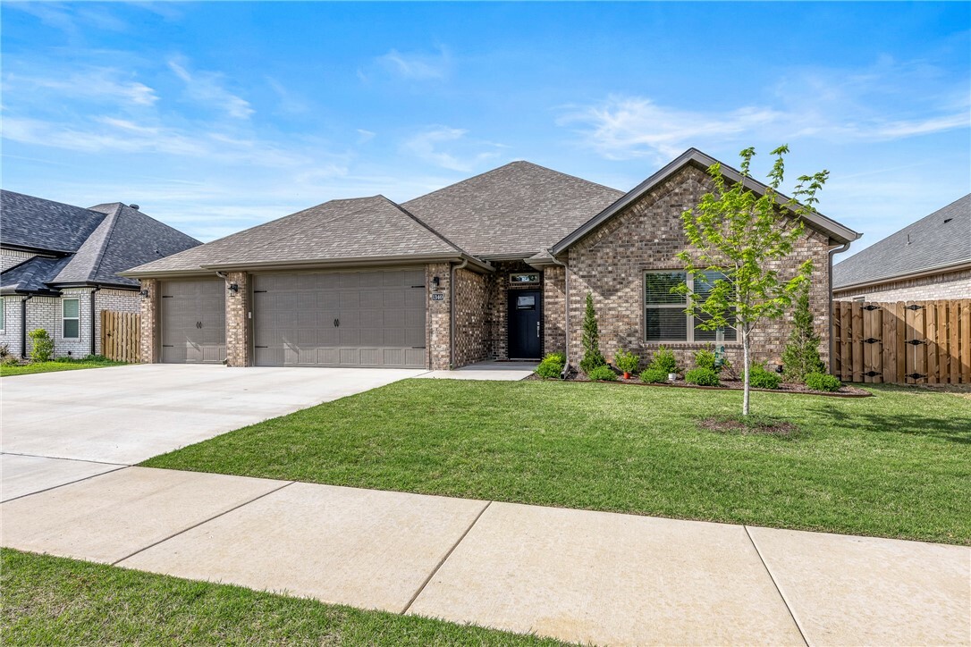 Property Photo:  1340 Sessile Oak Way  AR 72713 