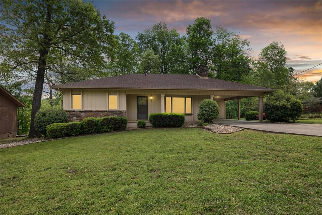 Property Photo: 5 Harlow Drive AR 72715