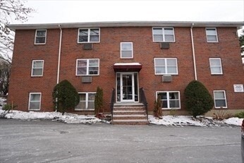 Property Photo: 39 Montvale Ave 7 MA 01801