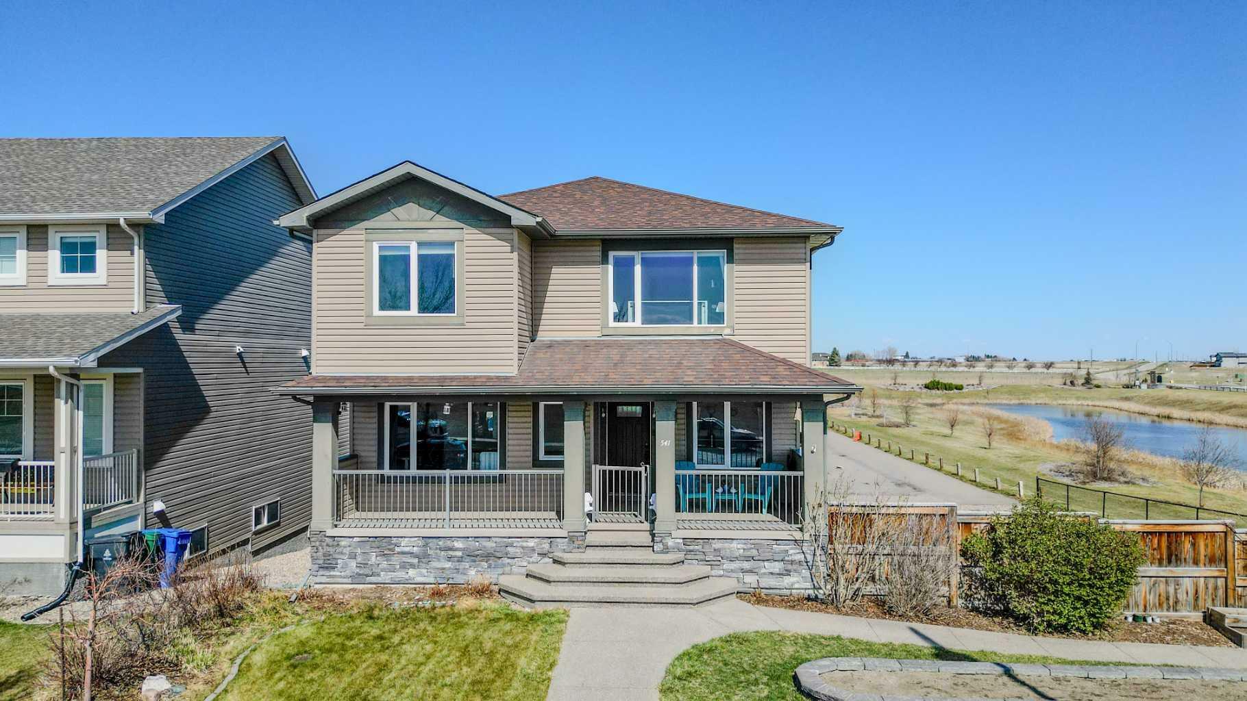 Property Photo: 541 Aquitania Boulevard W AB T1J 5G7