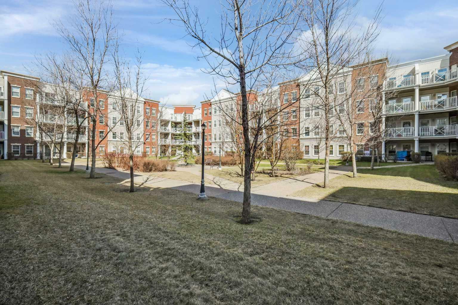Property Photo: 5605 Henwood Street SW 1211 AB T3E 7R2