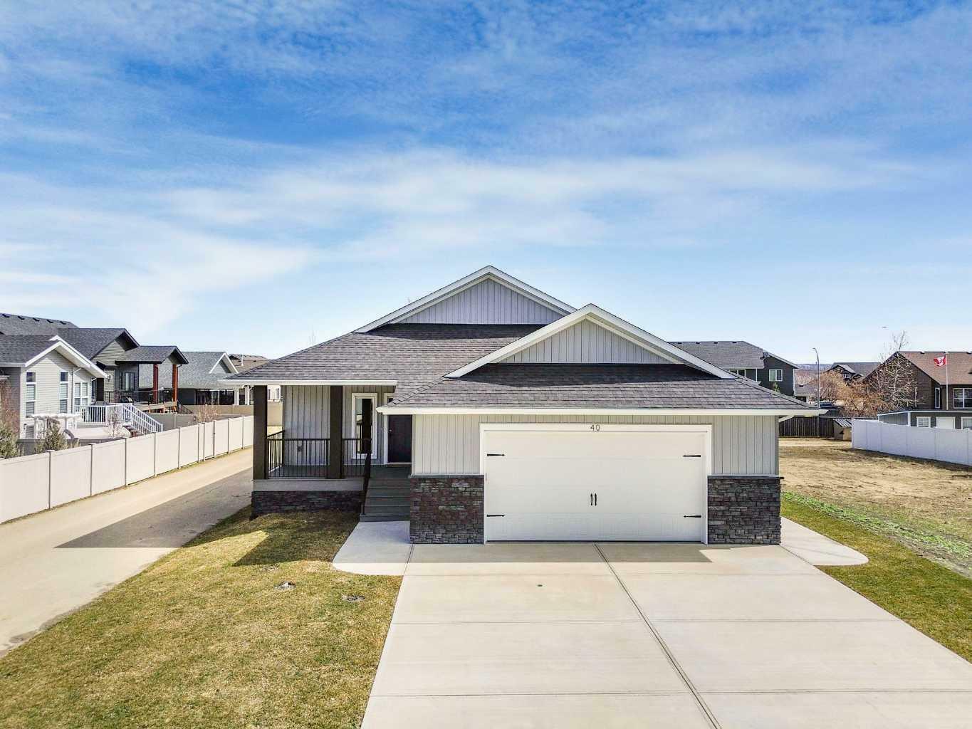40 Erica Drive  Lacombe AB T4L 0H3 photo