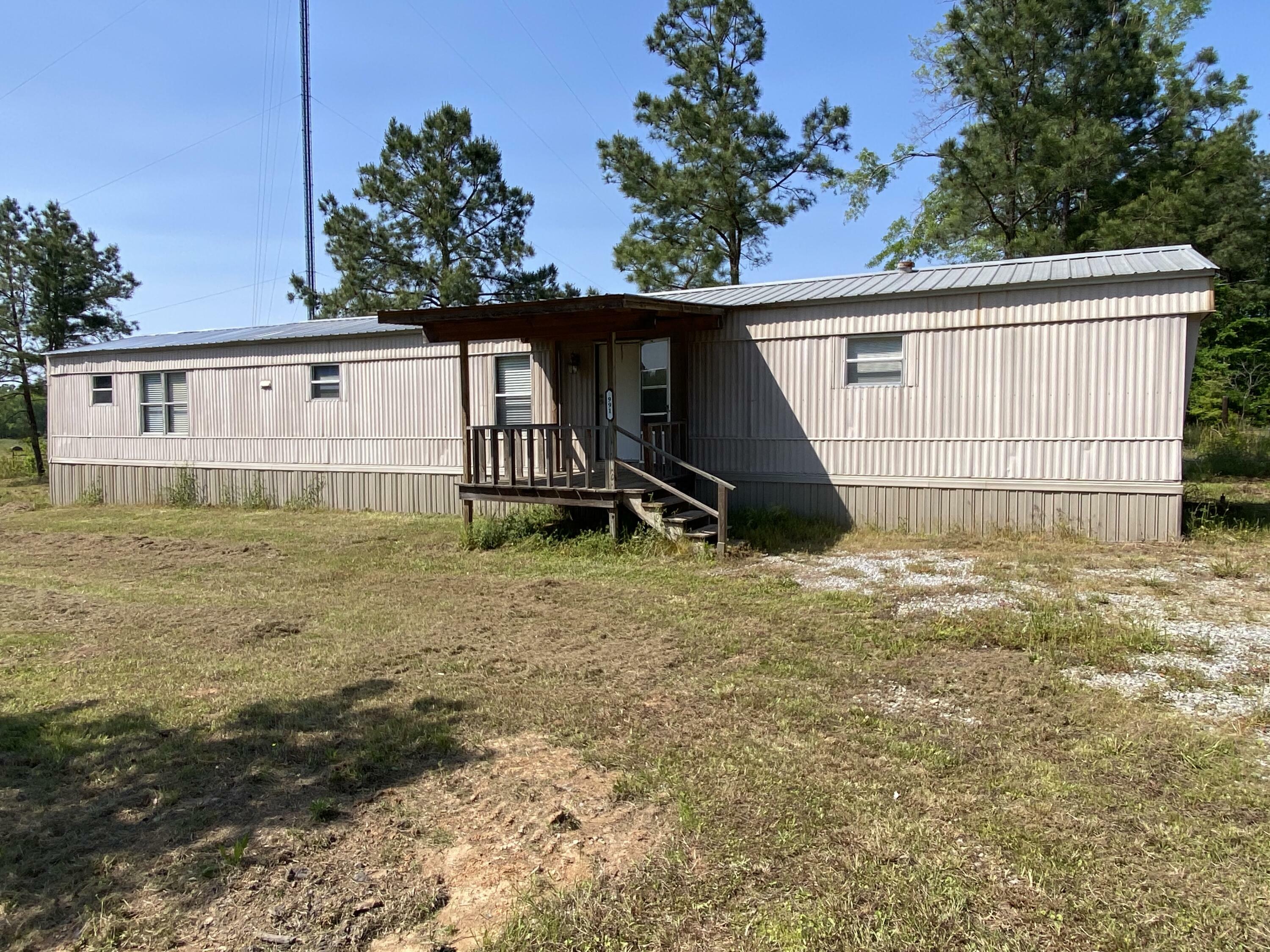 Property Photo: 991 Hwy 121 LA 71438